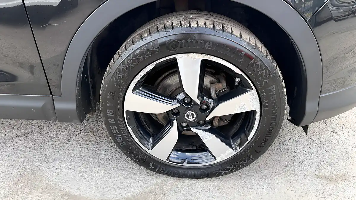 Used 2016 Nissan Qashqai N-Connecta Black - Interior and Exterior details 19