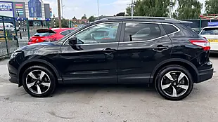 Used 2016 Nissan Qashqai N-Connecta Black - Interior and Exterior details 6
