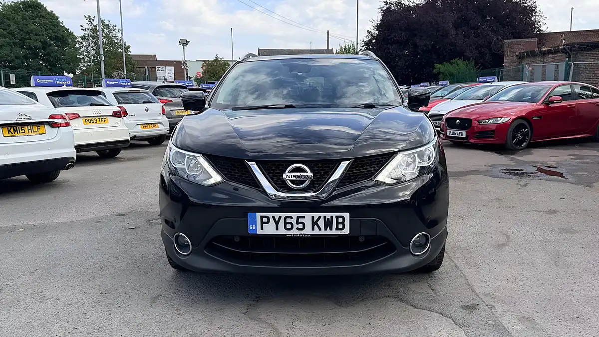 Used 2016 Nissan Qashqai N-Connecta Black - Interior and Exterior details 8