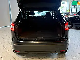 Used 2016 Nissan Qashqai N-Connecta Black - Interior and Exterior details 10