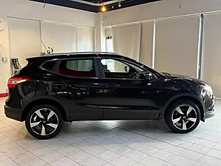 Used 2016 Nissan Qashqai N-Connecta Black - Interior and Exterior details 11