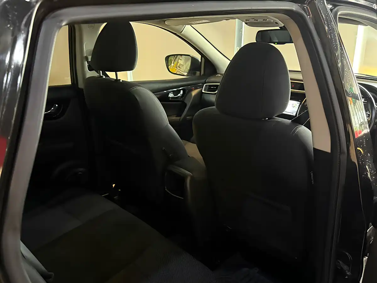 Used 2016 Nissan Qashqai N-Connecta Black - Interior and Exterior details 13