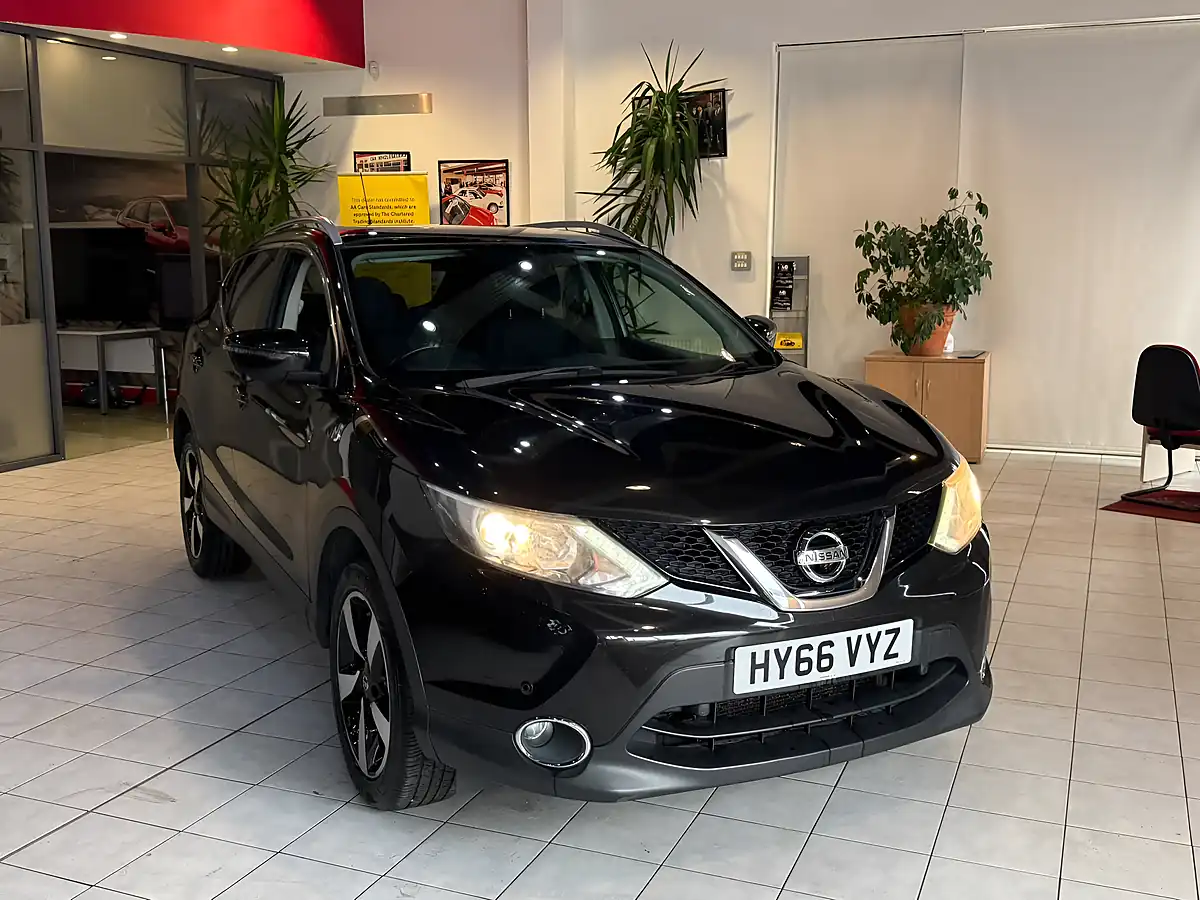 Used 2016 Nissan Qashqai N-Connecta Black - Interior and Exterior details 2