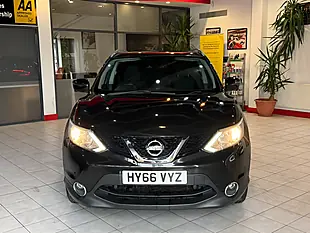 Used 2016 Nissan Qashqai N-Connecta Black - Interior and Exterior details 4