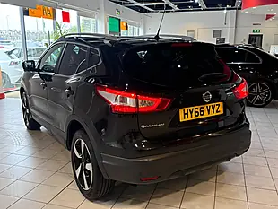 Used 2016 Nissan Qashqai N-Connecta Black - Interior and Exterior details 7