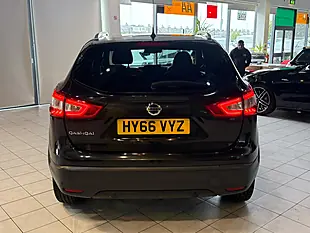 Used 2016 Nissan Qashqai N-Connecta Black - Interior and Exterior details 9
