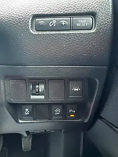 Used 2016 Nissan Qashqai N-Connecta Black - Interior and Exterior details 15