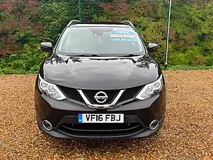 Used 2016 Nissan Qashqai N-Connecta Black - Interior and Exterior details 4