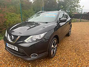 Used 2016 Nissan Qashqai N-Connecta Black - Interior and Exterior details 7