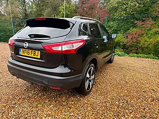 Used 2016 Nissan Qashqai N-Connecta Black - Interior and Exterior details 9