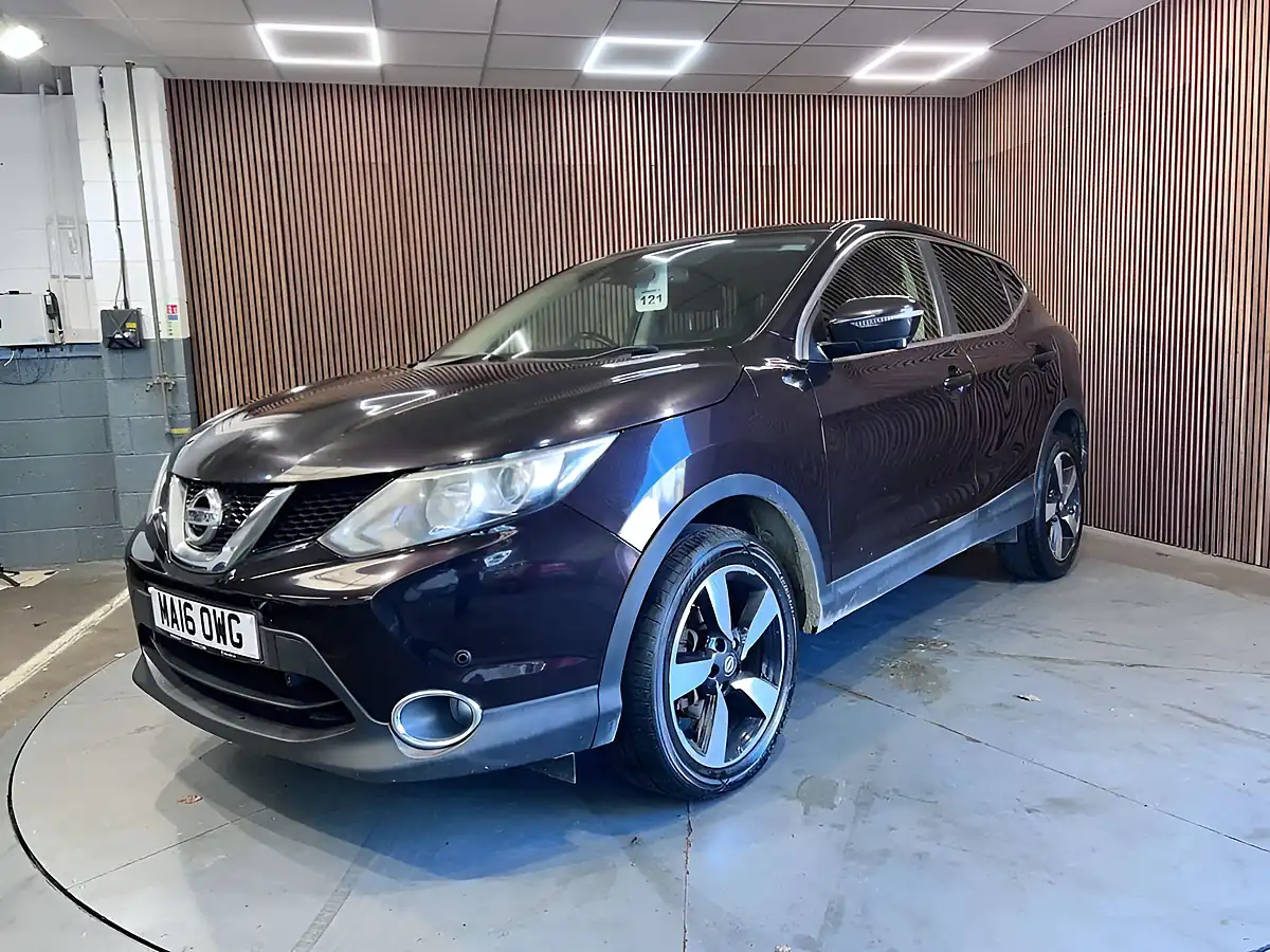 Used 2016 Nissan Qashqai N-Connecta Black - Interior and Exterior details 3