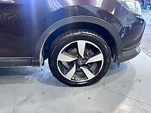 Used 2016 Nissan Qashqai N-Connecta Black - Interior and Exterior details 6