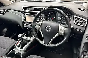 Used 2016 Nissan Qashqai N-Connecta Blade Silver - Interior and Exterior details 10