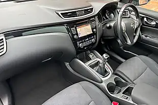 Used 2016 Nissan Qashqai N-Connecta Blade Silver - Interior and Exterior details 15
