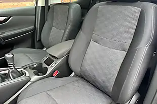 Used 2016 Nissan Qashqai N-Connecta Blade Silver - Interior and Exterior details 16