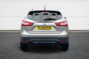Used 2016 Nissan Qashqai N-Connecta Blade Silver - Interior and Exterior details 4