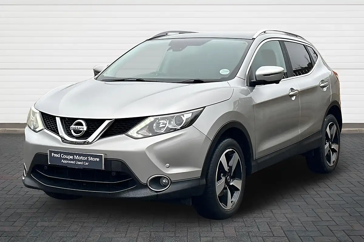 Used 2016 Nissan Qashqai N-Connecta Blade Silver - Interior and Exterior details 7