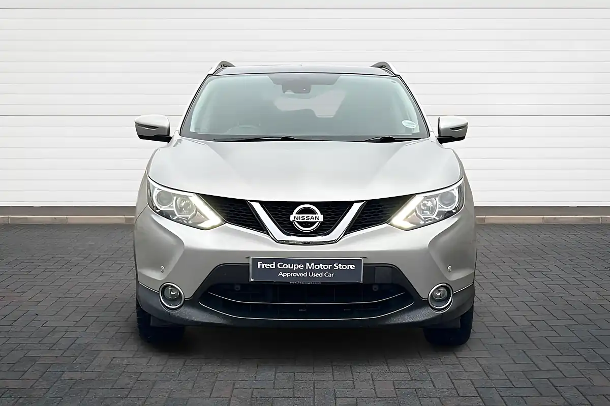 Used 2016 Nissan Qashqai N-Connecta Blade Silver - Interior and Exterior details 8