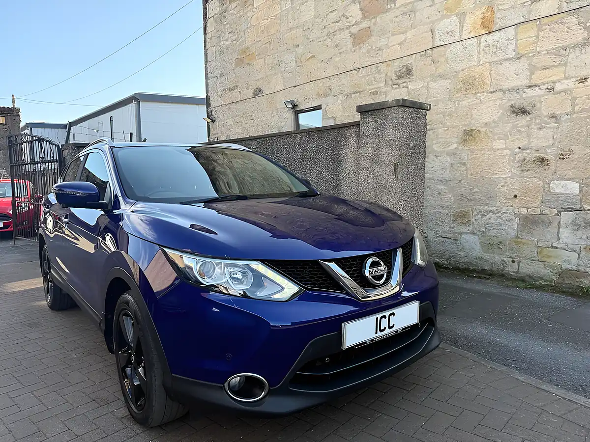 Used 2016 Nissan Qashqai N-Connecta Blue - Front View