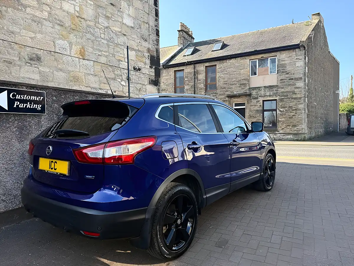 Used 2016 Nissan Qashqai N-Connecta Blue - Interior and Exterior details 2