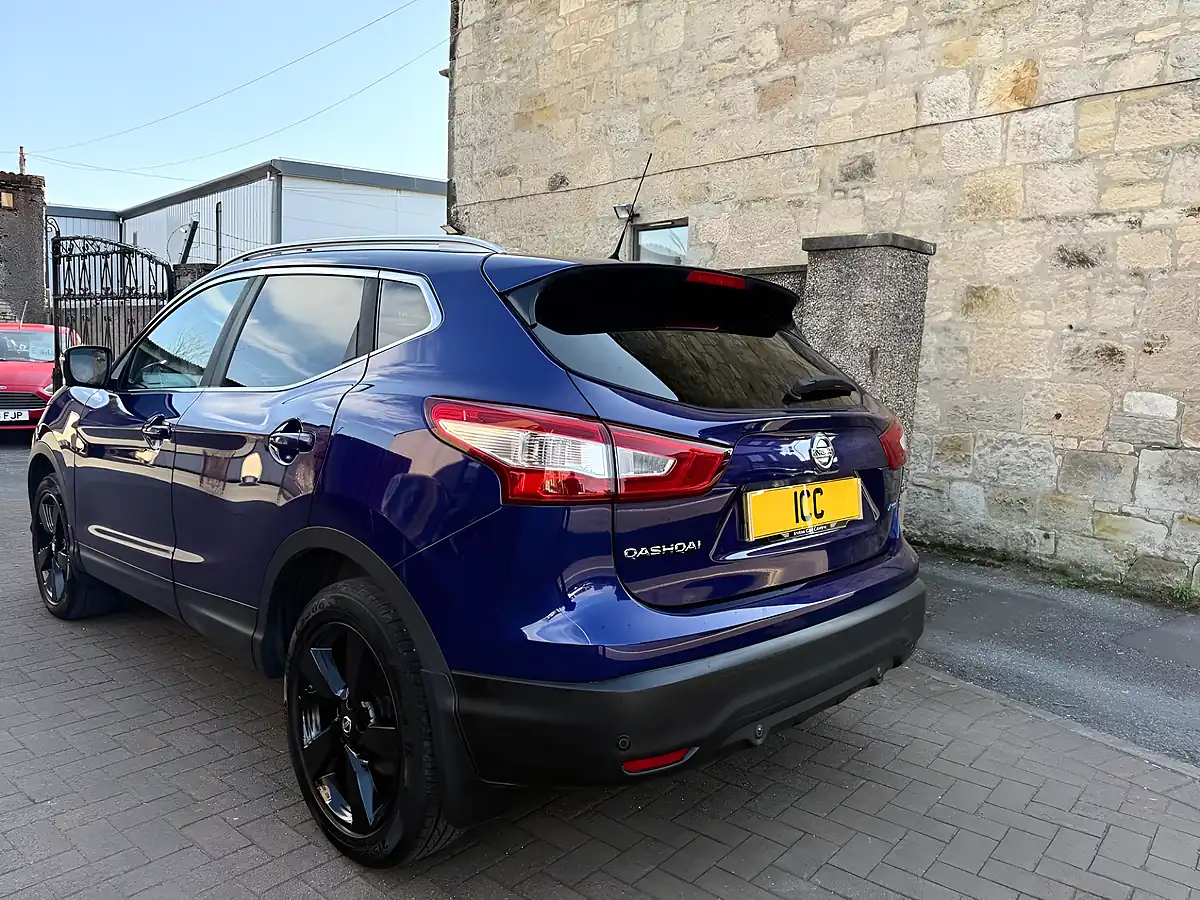 Used 2016 Nissan Qashqai N-Connecta Blue - Interior and Exterior details 4