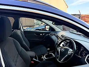 Used 2016 Nissan Qashqai N-Connecta Blue - Interior and Exterior details 5