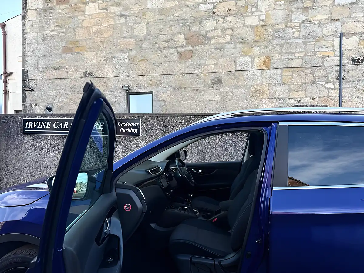 Used 2016 Nissan Qashqai N-Connecta Blue - Interior and Exterior details 7