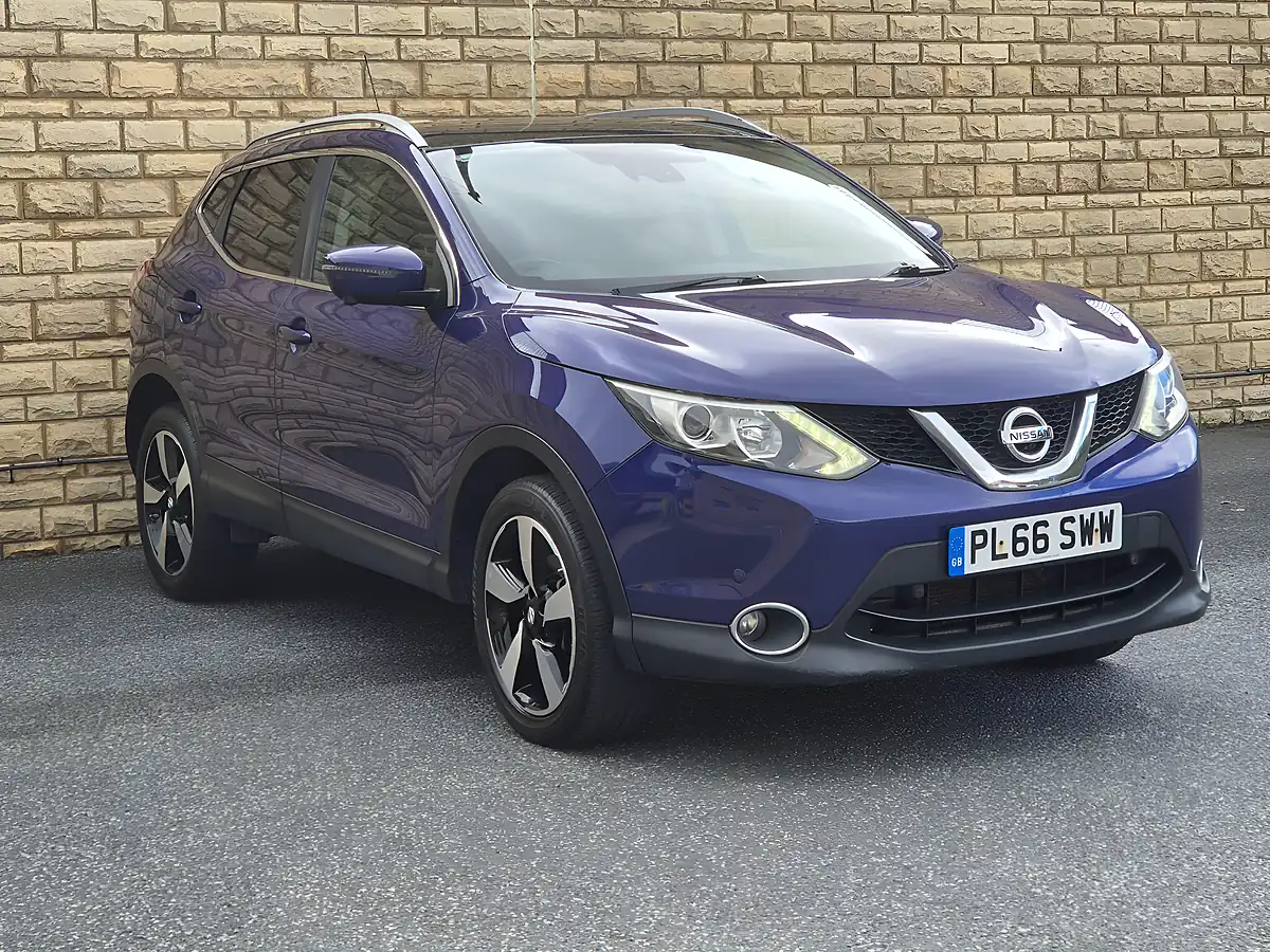 Used 2016 Nissan Qashqai N-Connecta Blue - Interior and Exterior details 11