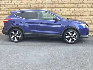 Used 2016 Nissan Qashqai N-Connecta Blue - Interior and Exterior details 15