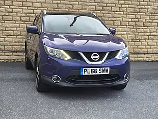 Used 2016 Nissan Qashqai N-Connecta Blue - Interior and Exterior details 8