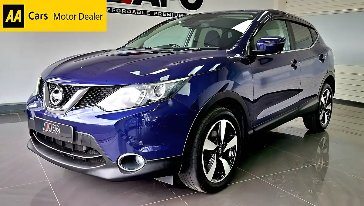 Used 2016 Nissan Qashqai N-Connecta Blue - Front View