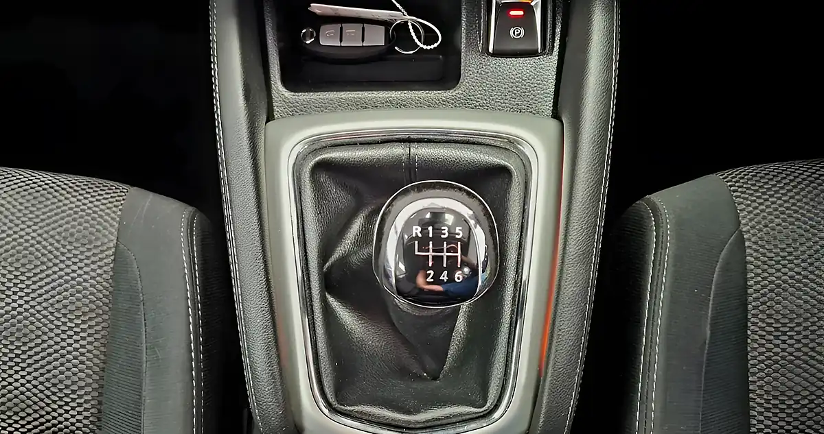 Used 2016 Nissan Qashqai N-Connecta Blue - Interior and Exterior details 14