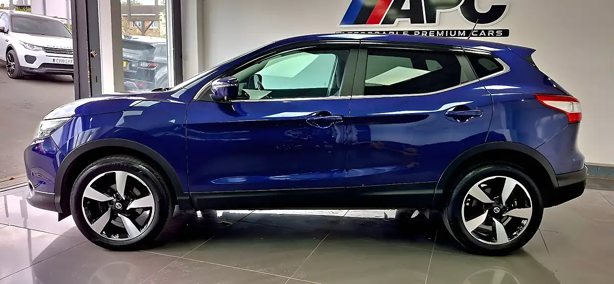 Used 2016 Nissan Qashqai N-Connecta Blue - Interior and Exterior details 2
