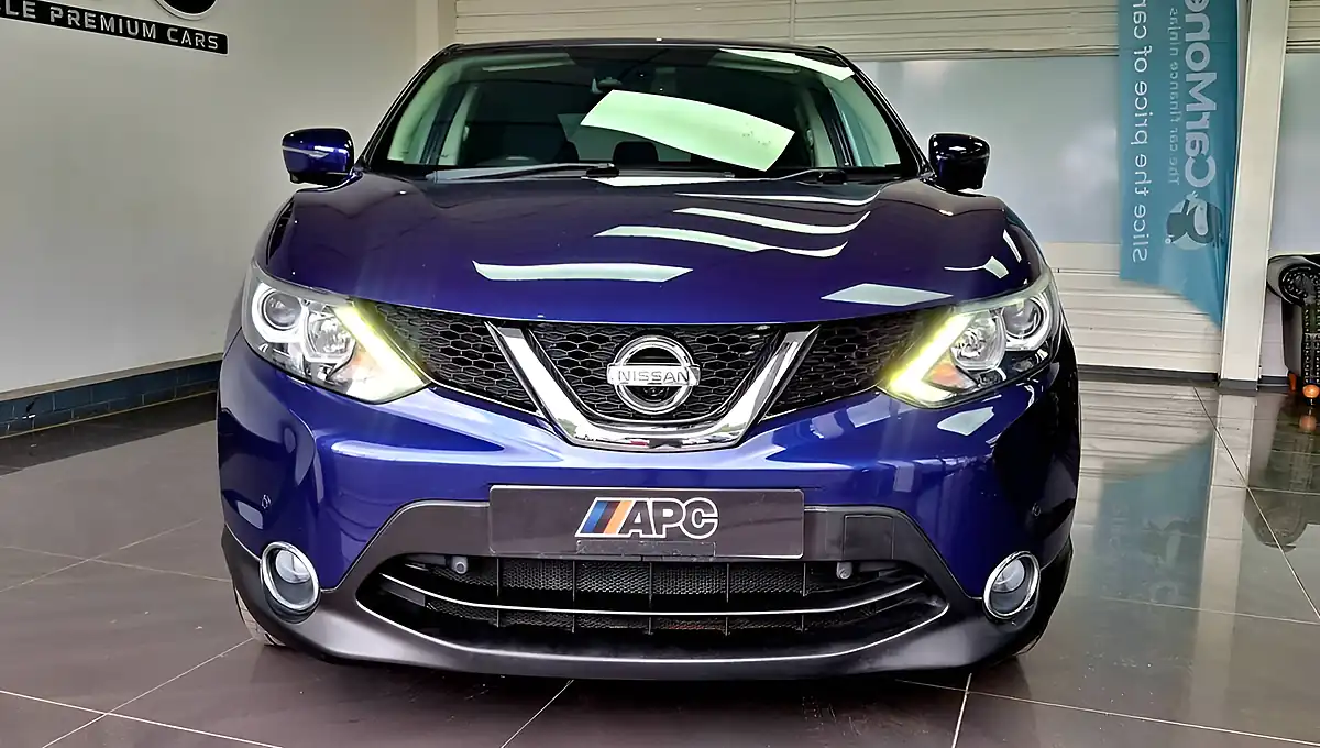 Used 2016 Nissan Qashqai N-Connecta Blue - Interior and Exterior details 8