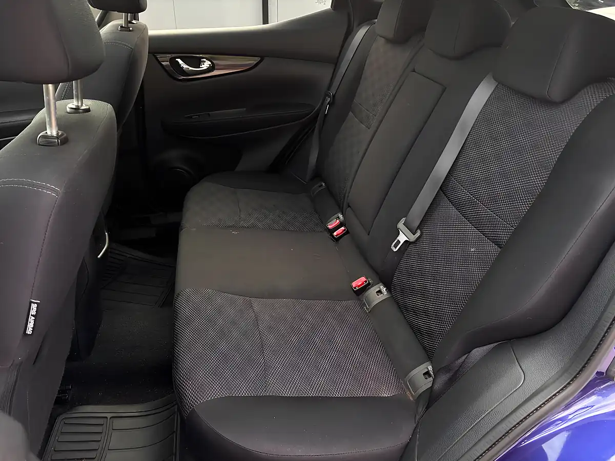 Used 2016 Nissan Qashqai N-Connecta Blue - Interior and Exterior details 12