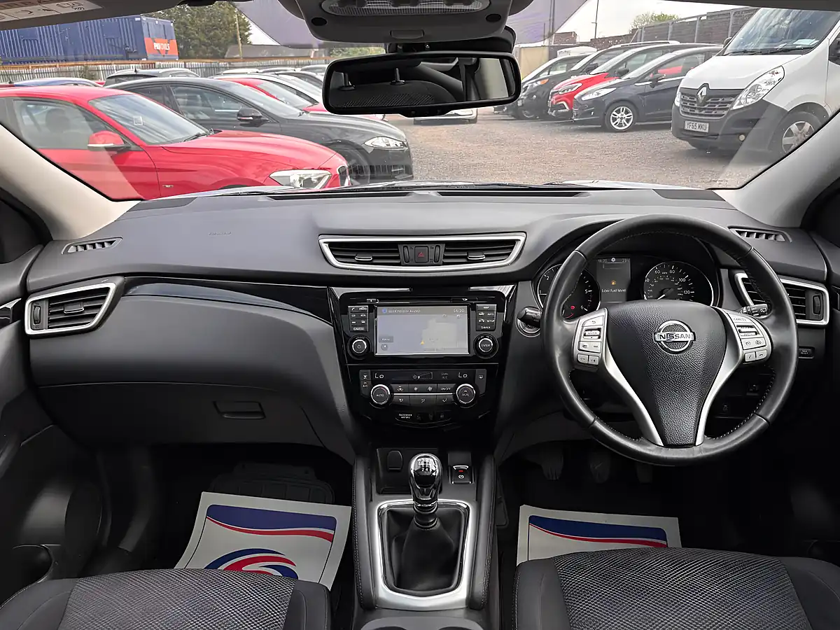 Used 2016 Nissan Qashqai N-Connecta Blue - Interior and Exterior details 13