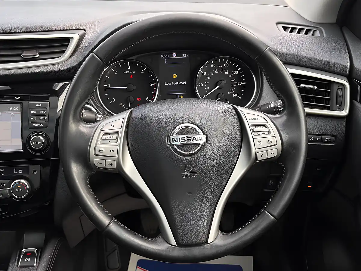 Used 2016 Nissan Qashqai N-Connecta Blue - Interior and Exterior details 15