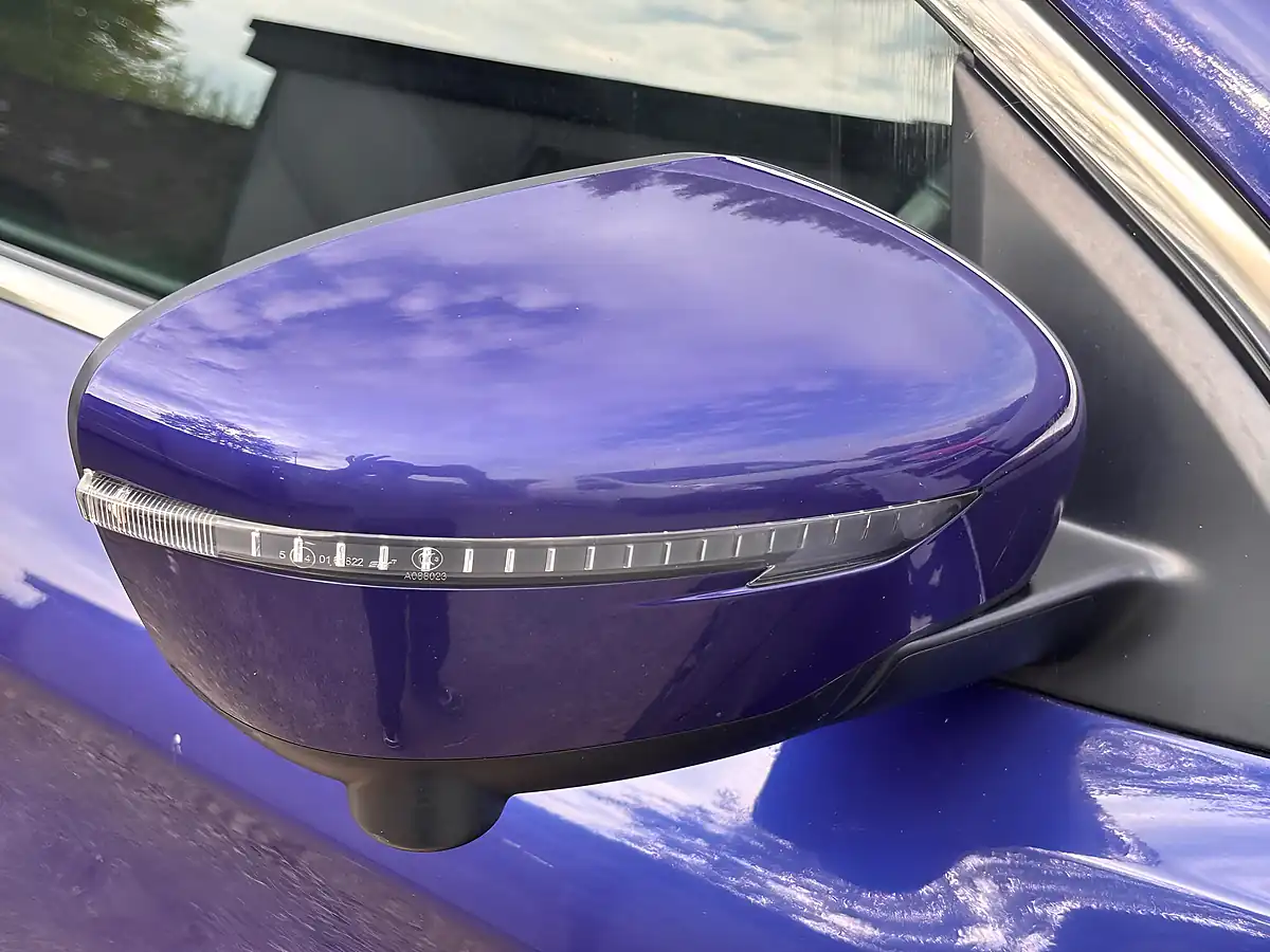 Used 2016 Nissan Qashqai N-Connecta Blue - Interior and Exterior details 19
