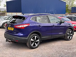 Used 2016 Nissan Qashqai N-Connecta Blue - Interior and Exterior details 7