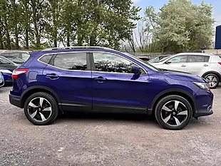 Used 2016 Nissan Qashqai N-Connecta Blue - Interior and Exterior details 8