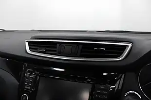 Used 2016 Nissan Qashqai N-Connecta Bronze - Interior and Exterior details 16