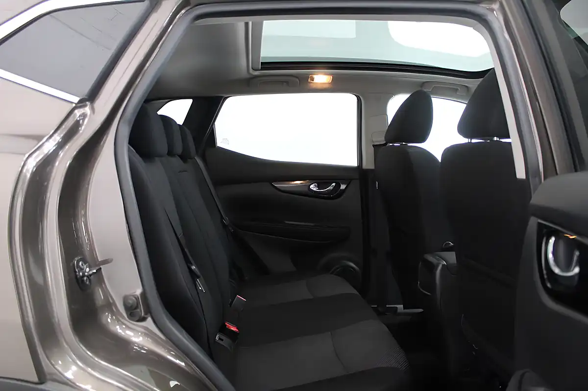 Used 2016 Nissan Qashqai N-Connecta Bronze - Interior and Exterior details 19