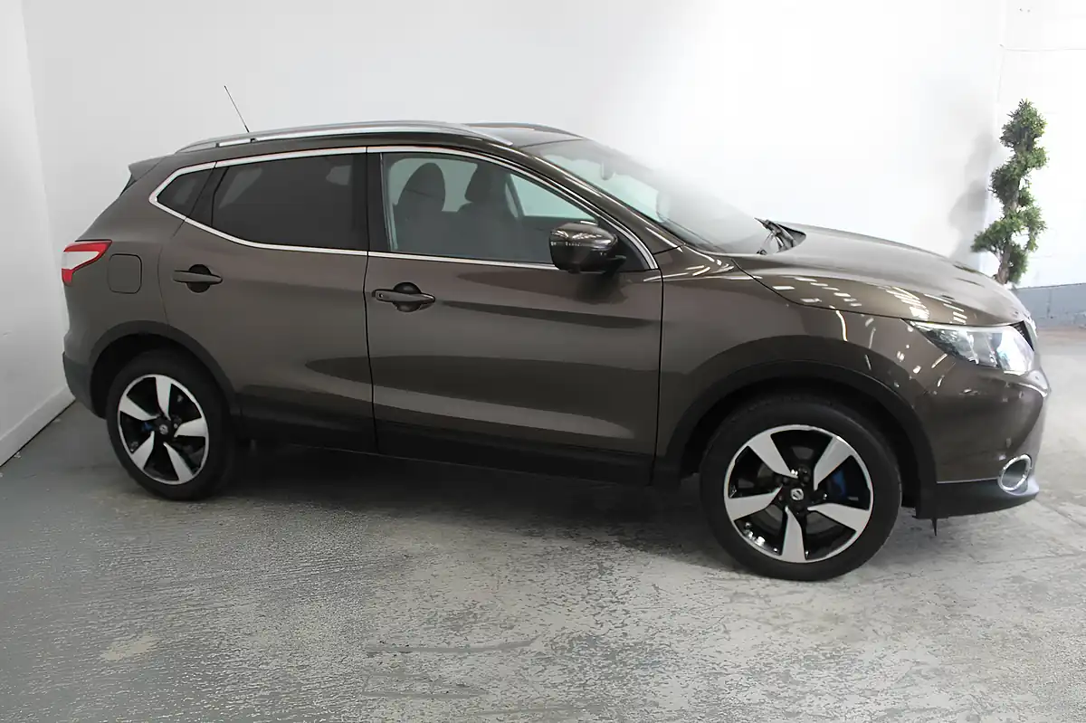 Used 2016 Nissan Qashqai N-Connecta Bronze - Interior and Exterior details 3