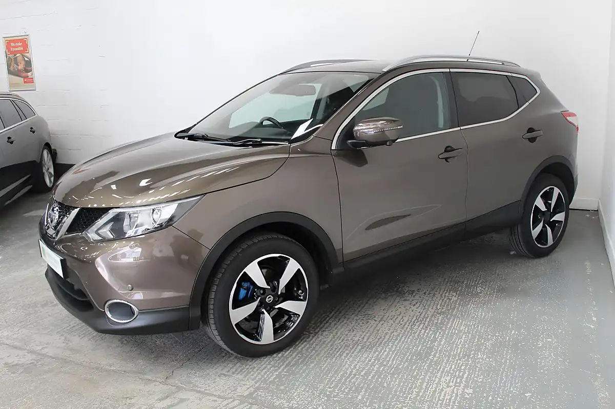 Used 2016 Nissan Qashqai N-Connecta Bronze - Interior and Exterior details 4