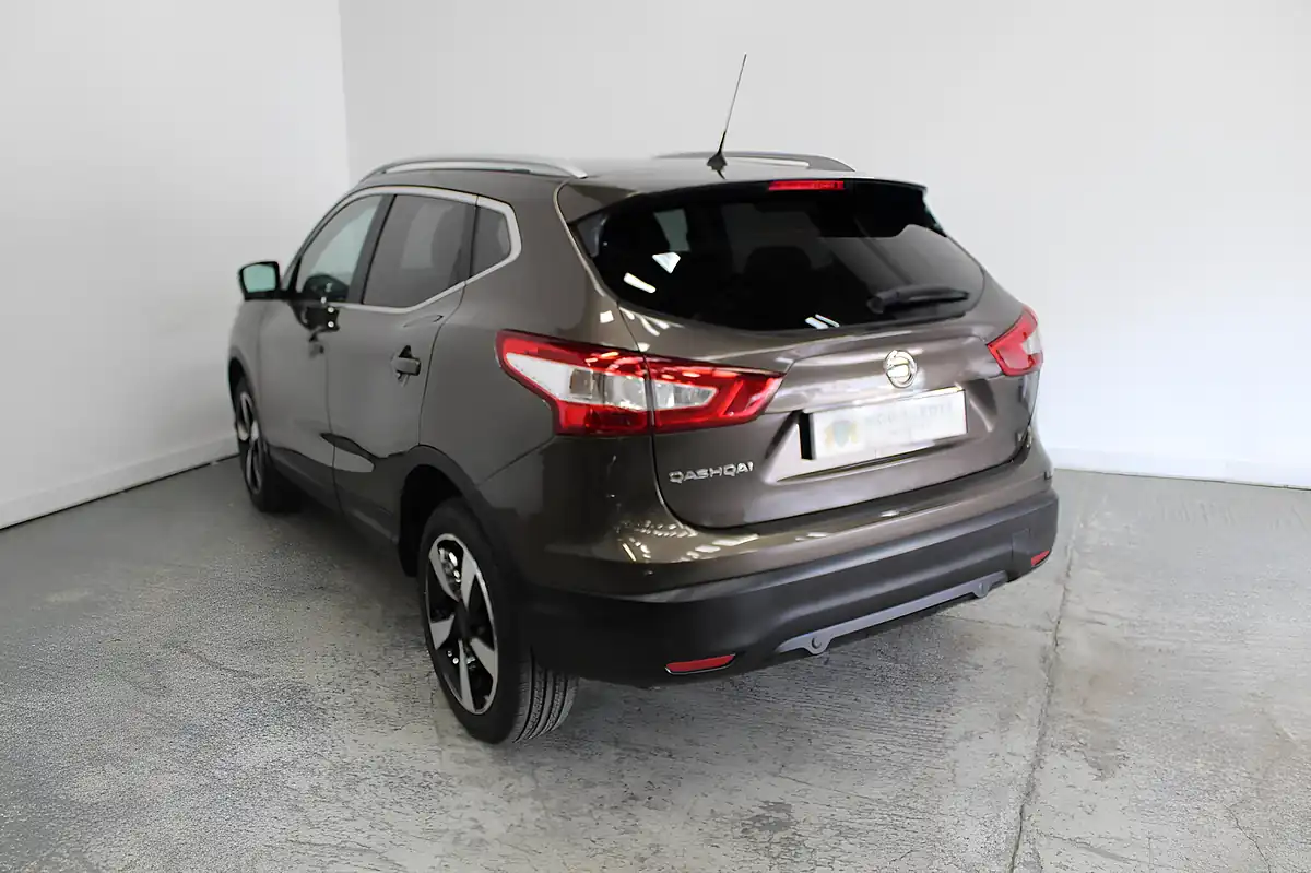 Used 2016 Nissan Qashqai N-Connecta Bronze - Interior and Exterior details 5