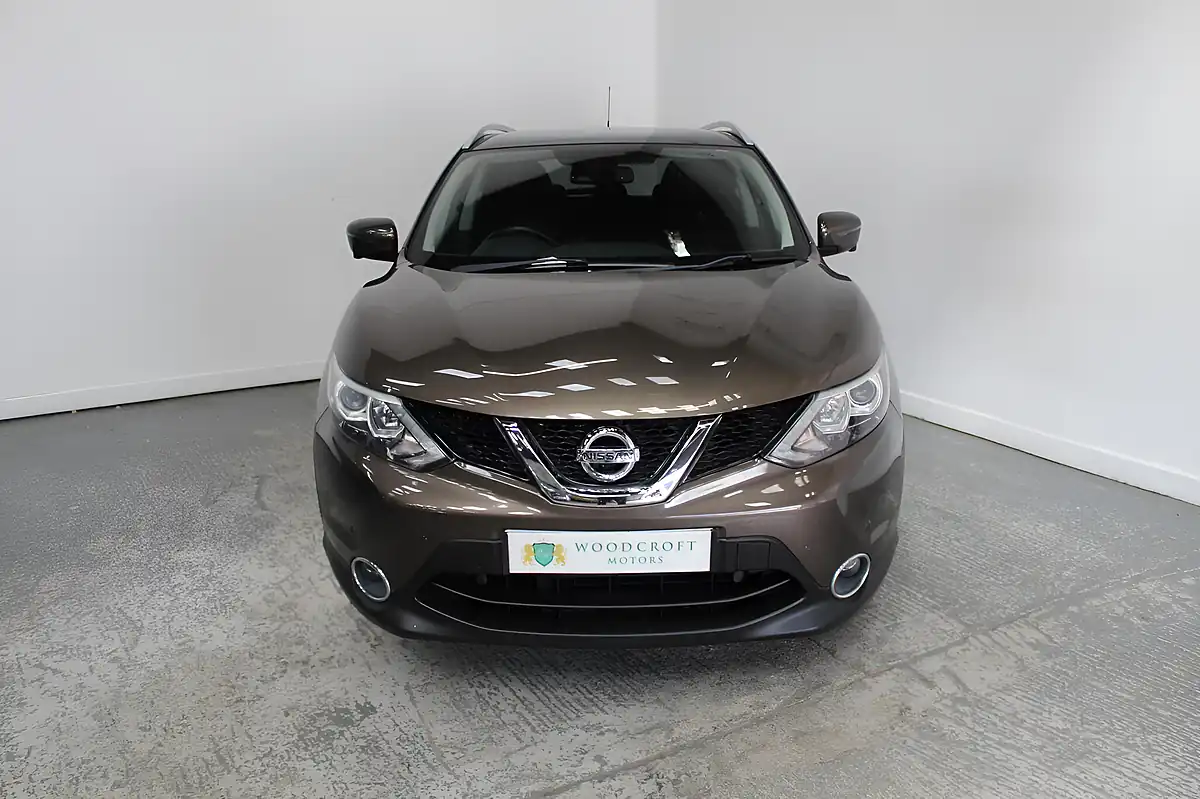 Used 2016 Nissan Qashqai N-Connecta Bronze - Interior and Exterior details 9