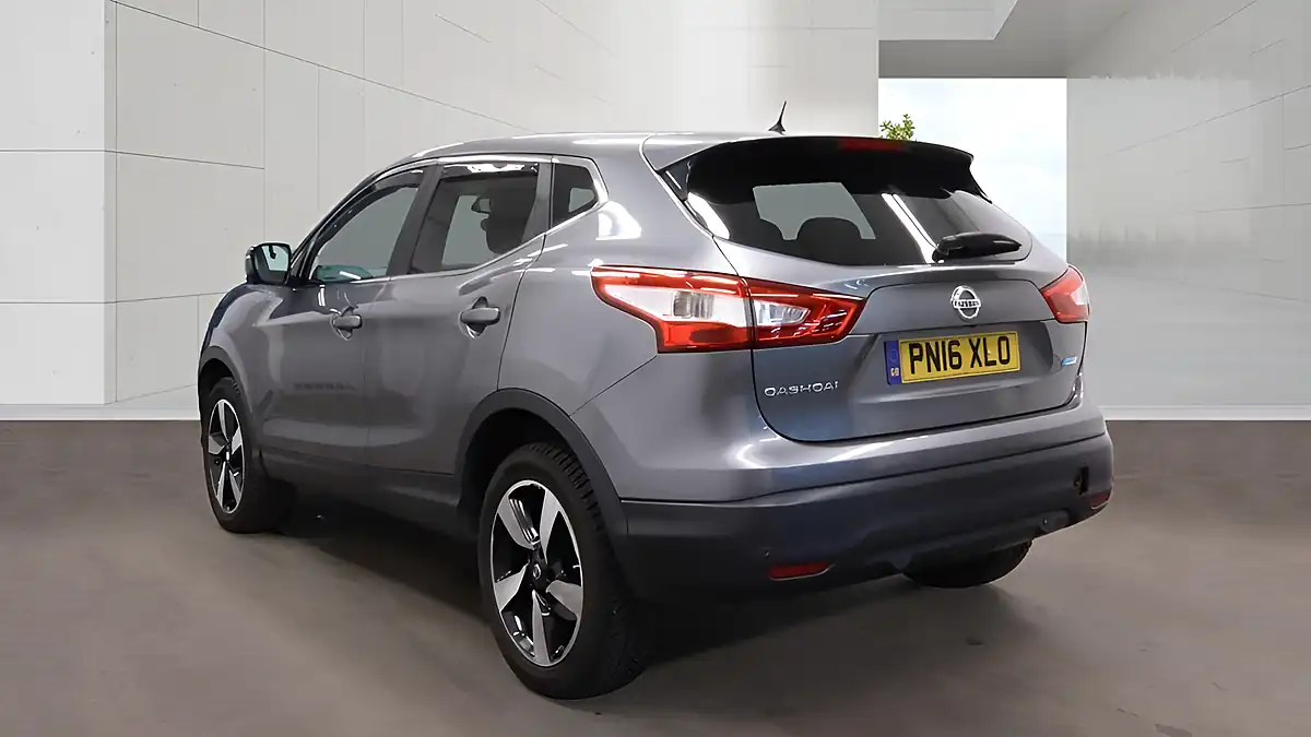 Used 2016 Nissan Qashqai N-Connecta Grey - Interior and Exterior details 3