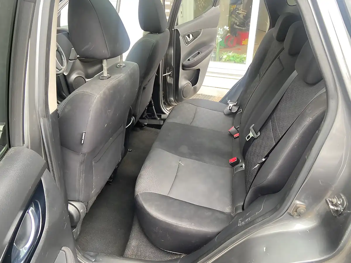 Used 2016 Nissan Qashqai N-Connecta Grey - Interior and Exterior details 11