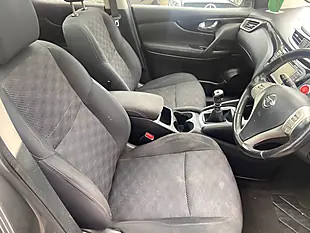 Used 2016 Nissan Qashqai N-Connecta Grey - Interior and Exterior details 8