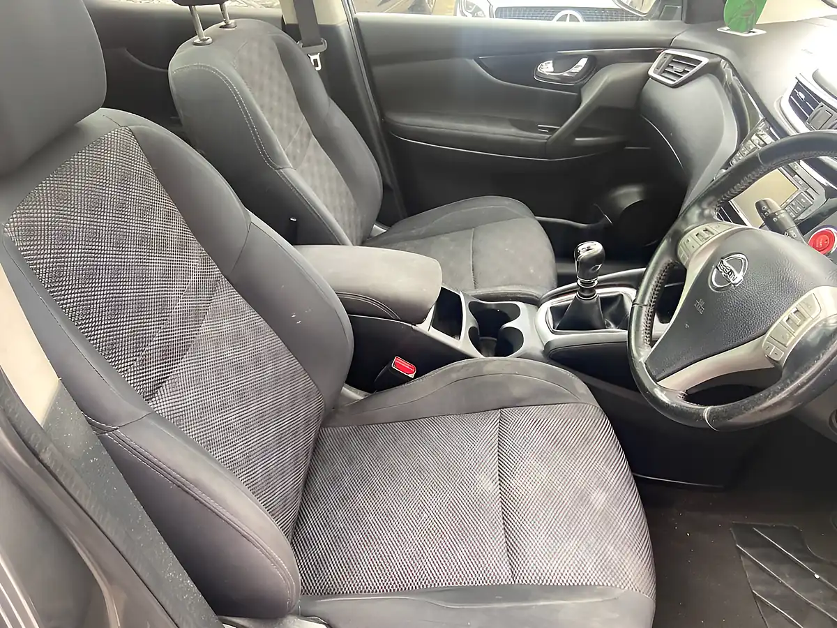 Used 2016 Nissan Qashqai N-Connecta Grey - Interior and Exterior details 8